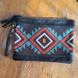 Myra bag wristlet